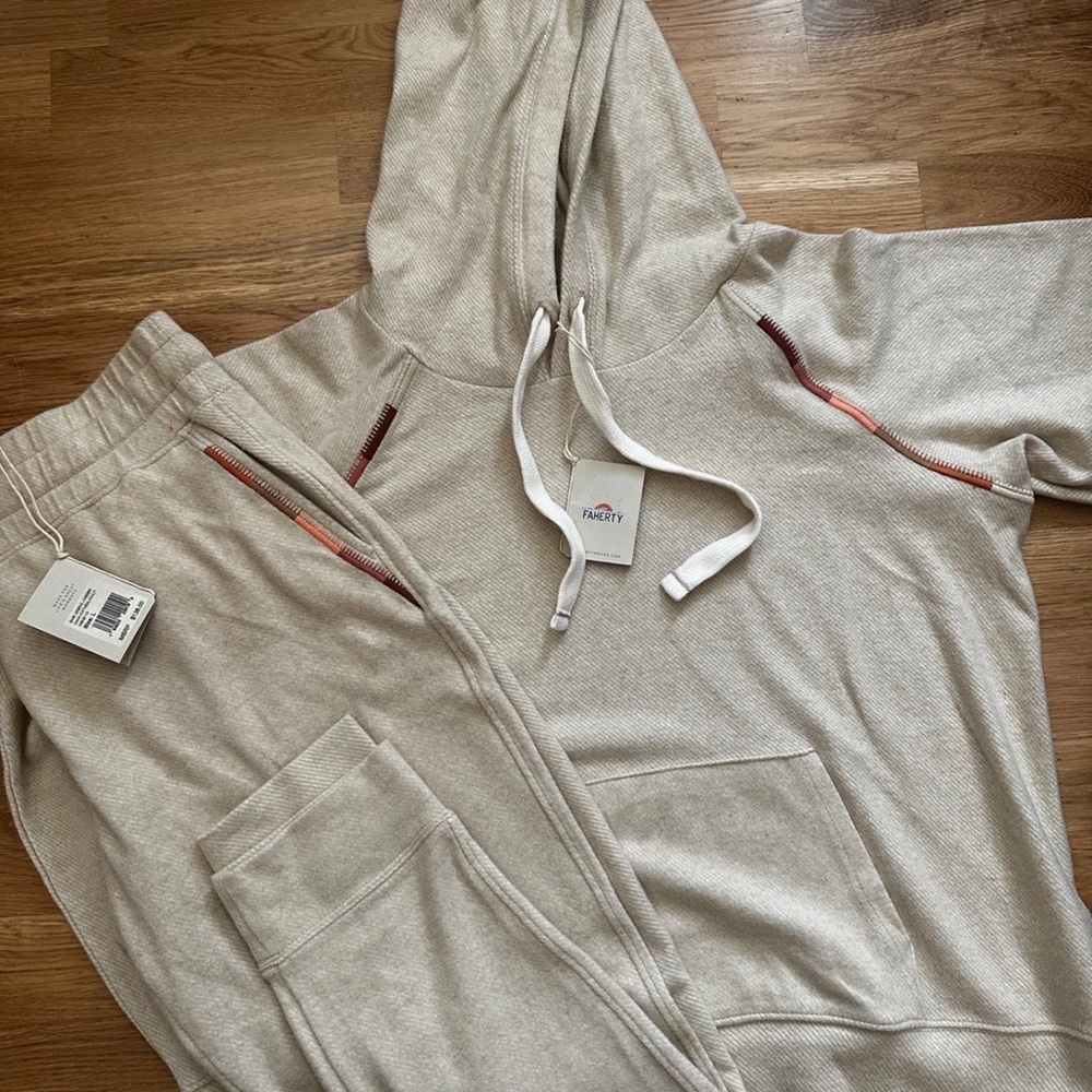 FAHERTY Cream Jogger Set NWT
